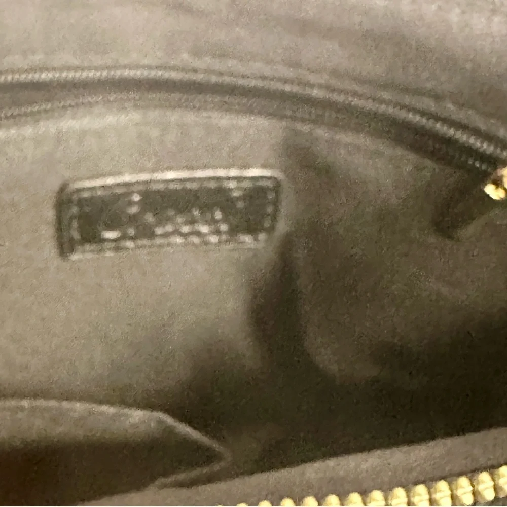 Crossi Black‎ Bow Accent Crossbody Bag